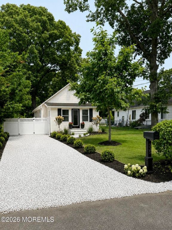 335 Elizabeth Avenue, Toms River, NJ 08753
