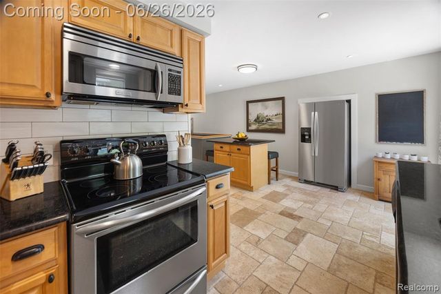11997 Ruth Street, South Lyon, MI 48178