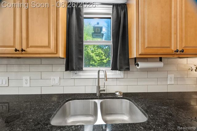 11997 Ruth Street, South Lyon, MI 48178