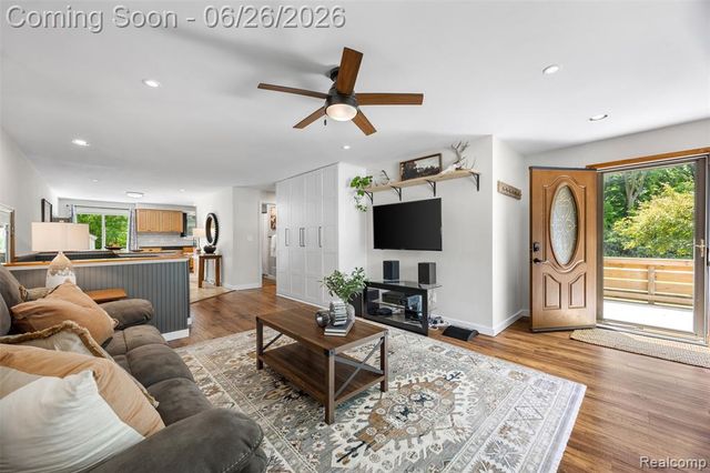11997 Ruth Street, South Lyon, MI 48178
