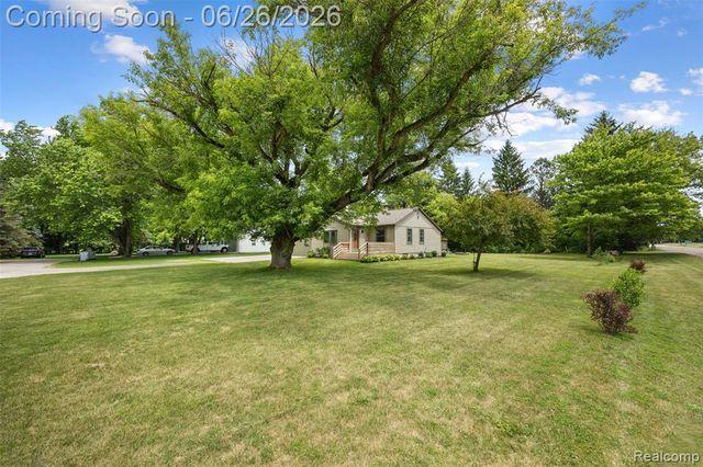11997 Ruth Street, South Lyon, MI 48178