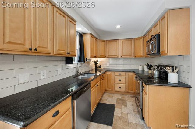 11997 Ruth Street, South Lyon, MI 48178