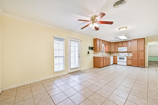 7010 Yucca Drive, Galveston, TX 77551