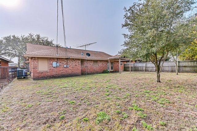 7010 Yucca Drive, Galveston, TX 77551