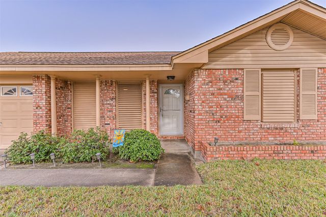 7010 Yucca Drive, Galveston, TX 77551