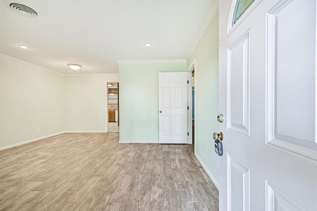 7010 Yucca Drive, Galveston, TX 77551