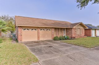 7010 Yucca Drive, Galveston, TX 77551
