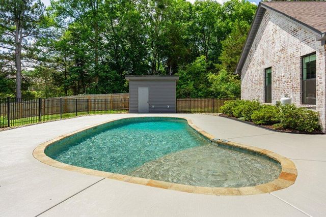 11755 Crestwood Trail, Harrison, TN 37341