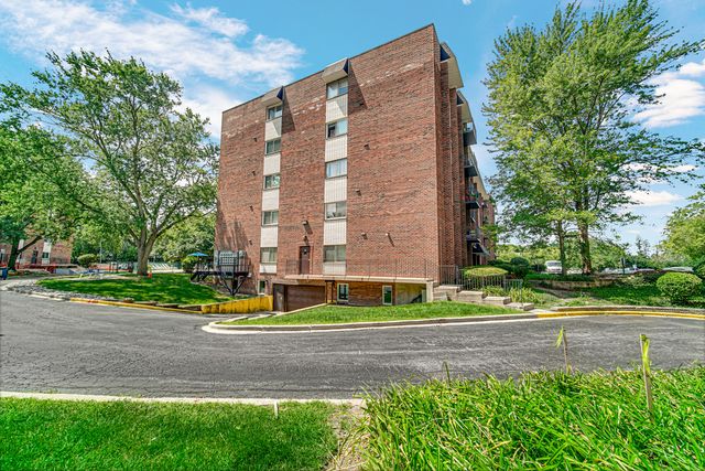 4731 Saint Joseph Creek Road 4E, Lisle, IL 60532