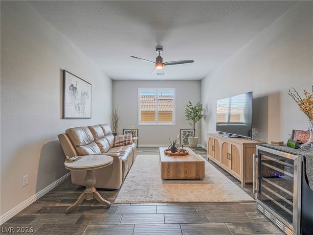 10425 Amulet Ridge Court, Las Vegas, NV 89149