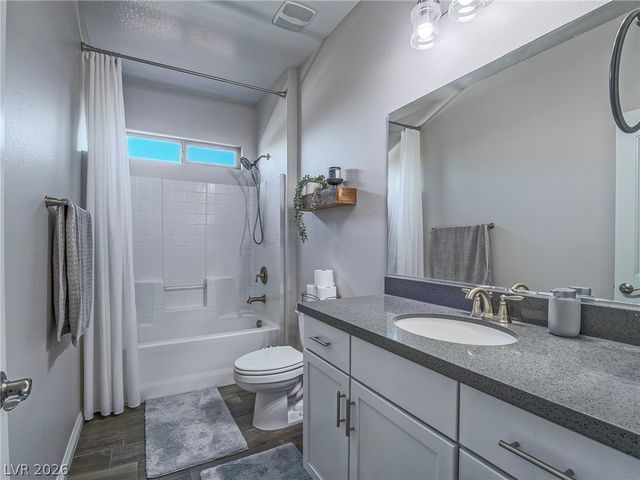 10425 Amulet Ridge Court, Las Vegas, NV 89149