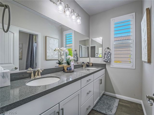 10425 Amulet Ridge Court, Las Vegas, NV 89149