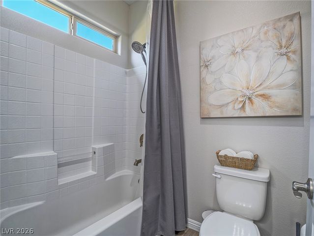 10425 Amulet Ridge Court, Las Vegas, NV 89149