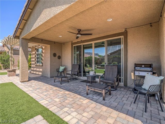 10425 Amulet Ridge Court, Las Vegas, NV 89149