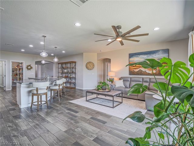 10425 Amulet Ridge Court, Las Vegas, NV 89149
