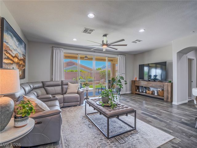 10425 Amulet Ridge Court, Las Vegas, NV 89149