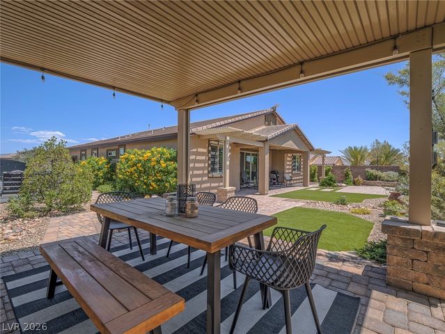 10425 Amulet Ridge Court, Las Vegas, NV 89149