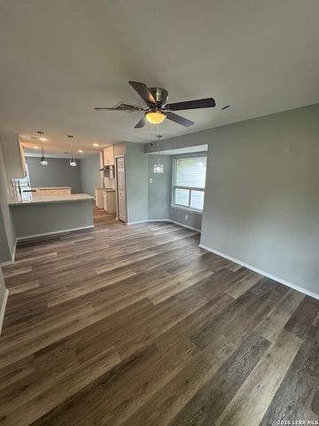 5406 Clover Dr, San Antonio, TX 78228
