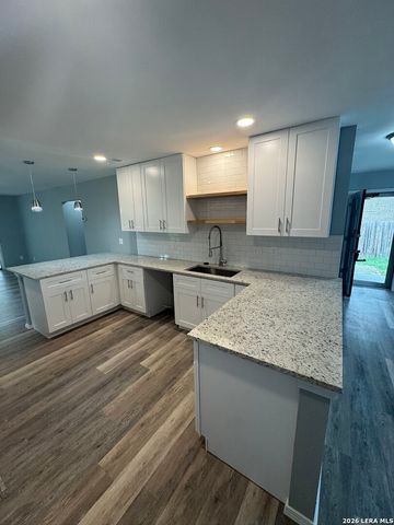 5406 Clover Dr, San Antonio, TX 78228