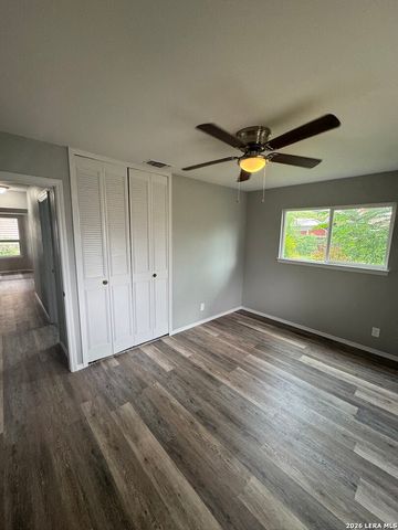 5406 Clover Dr, San Antonio, TX 78228