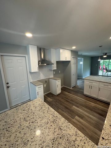 5406 Clover Dr, San Antonio, TX 78228
