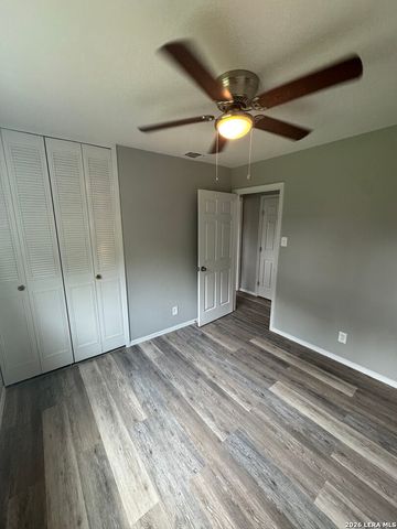 5406 Clover Dr, San Antonio, TX 78228