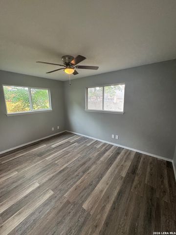 5406 Clover Dr, San Antonio, TX 78228