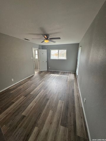 5406 Clover Dr, San Antonio, TX 78228