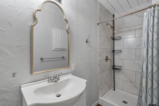 16680 State Highway 64 E, Tyler, TX 75707