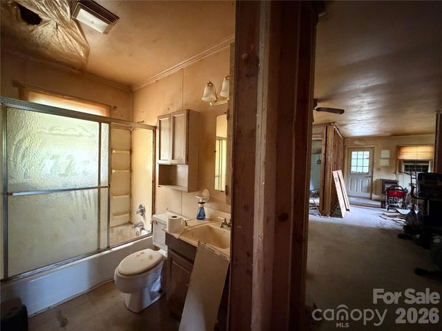 5022 Old NC 18 Highway, Connelly Springs, NC 28612