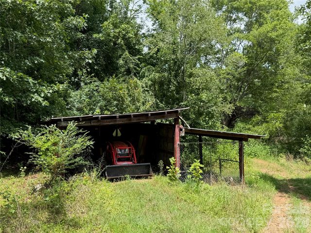 5022 Old NC 18 Highway, Connelly Springs, NC 28612