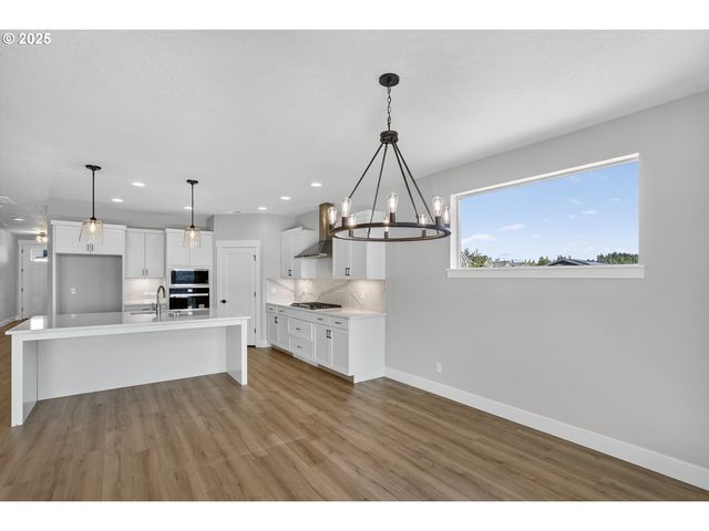 12188 Sw Autumnview St, Tigard, OR 97224