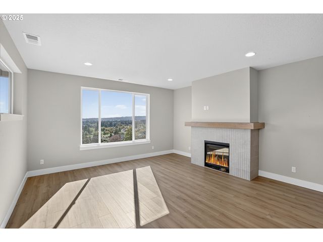 12188 Sw Autumnview St, Tigard, OR 97224