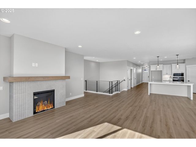 12188 Sw Autumnview St, Tigard, OR 97224