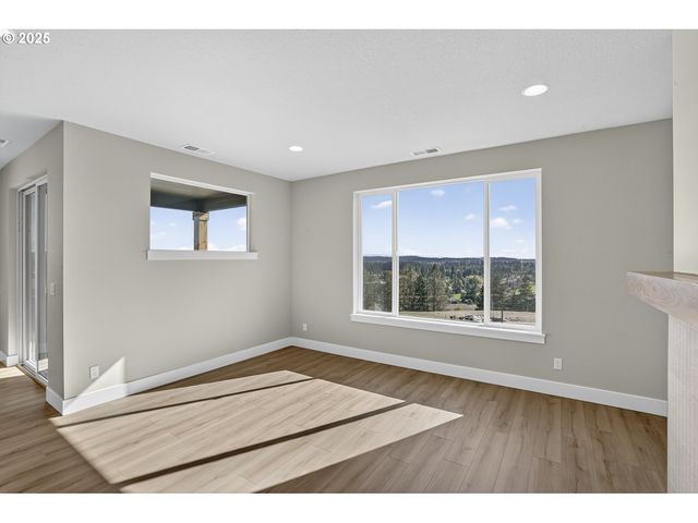 12188 Sw Autumnview St, Tigard, OR 97224