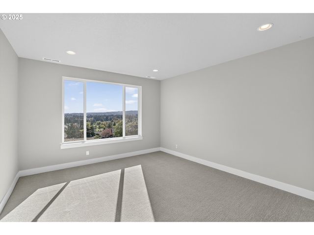 12188 Sw Autumnview St, Tigard, OR 97224