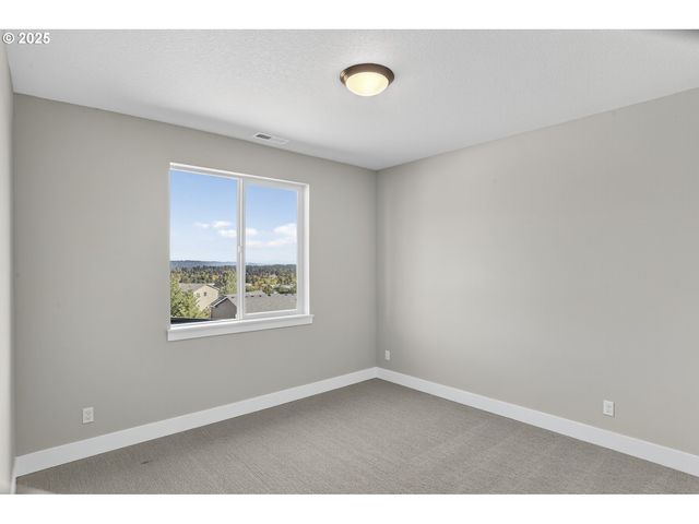 12188 Sw Autumnview St, Tigard, OR 97224