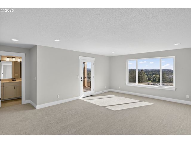 12188 Sw Autumnview St, Tigard, OR 97224