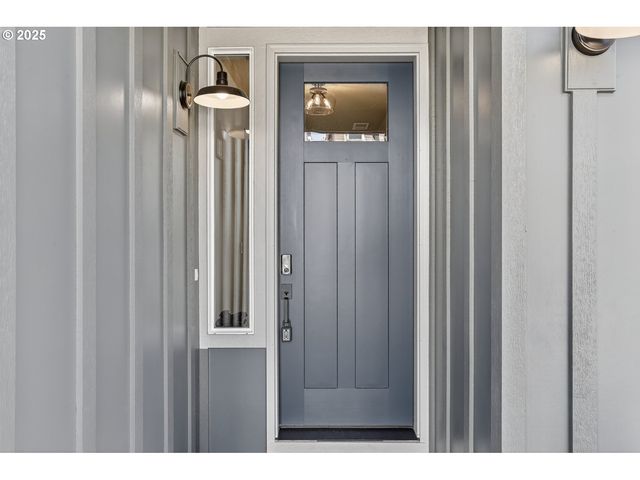 12188 Sw Autumnview St, Tigard, OR 97224