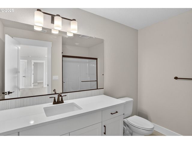 12188 Sw Autumnview St, Tigard, OR 97224