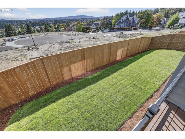 12188 Sw Autumnview St, Tigard, OR 97224