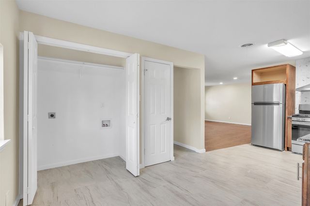 2218 Dennis, Irving, TX 75062