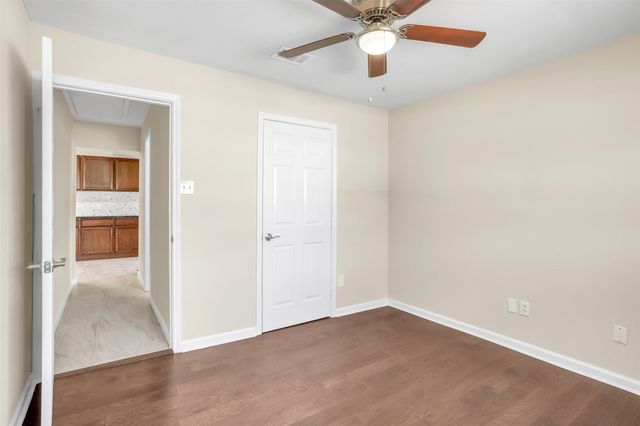 2218 Dennis, Irving, TX 75062