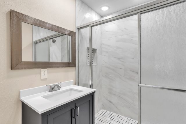 2218 Dennis, Irving, TX 75062