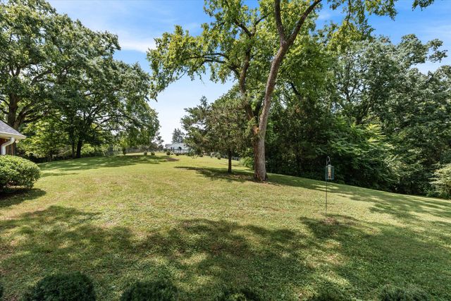 8487 Del Thomas Rd, Smyrna, TN 37167