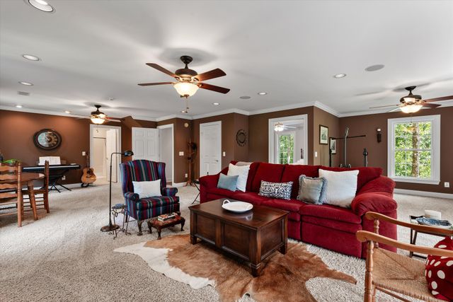 8487 Del Thomas Rd, Smyrna, TN 37167