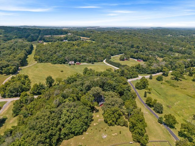 8487 Del Thomas Rd, Smyrna, TN 37167