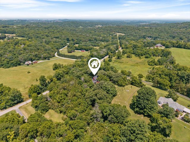 8487 Del Thomas Rd, Smyrna, TN 37167