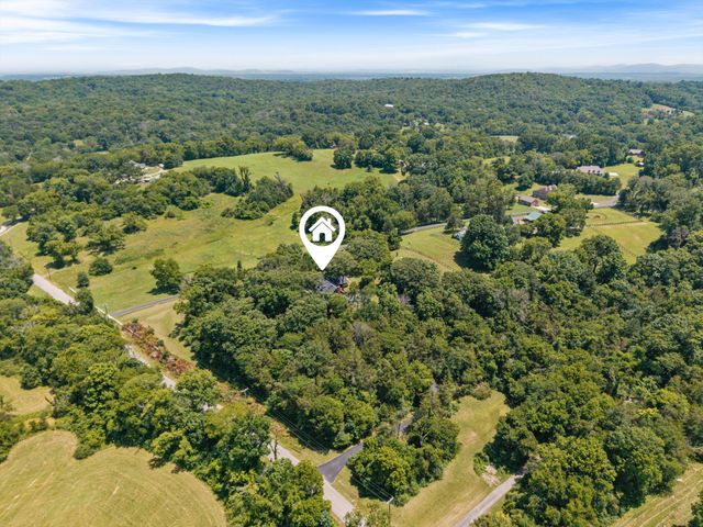8487 Del Thomas Rd, Smyrna, TN 37167