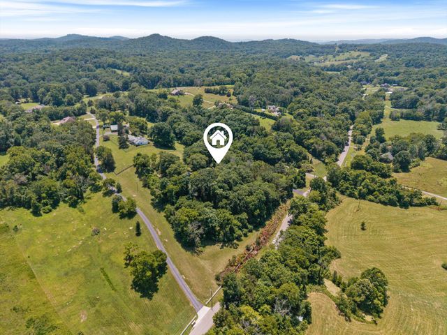 8487 Del Thomas Rd, Smyrna, TN 37167